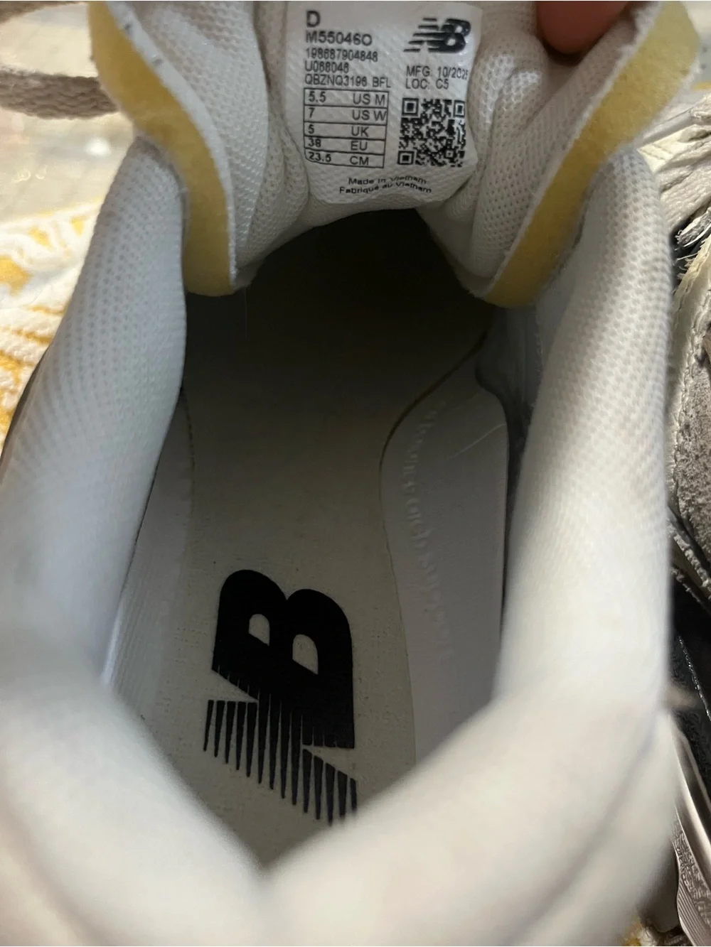 New Balance Unisex New Balance 550 Off-White Leather Sneakers